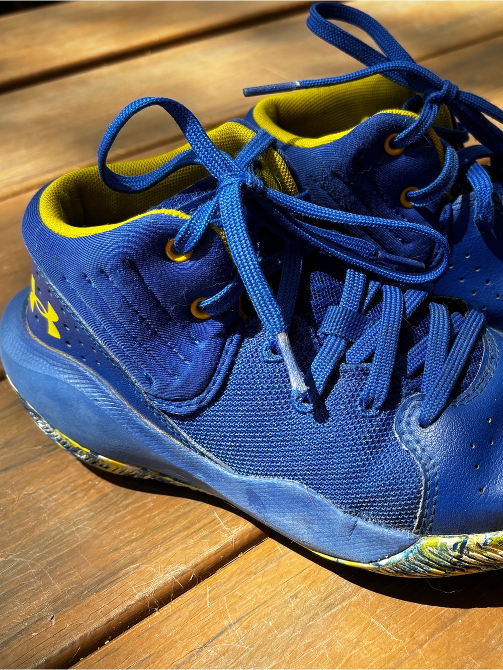 Under Armour Boys Basketball shoes, sz 3